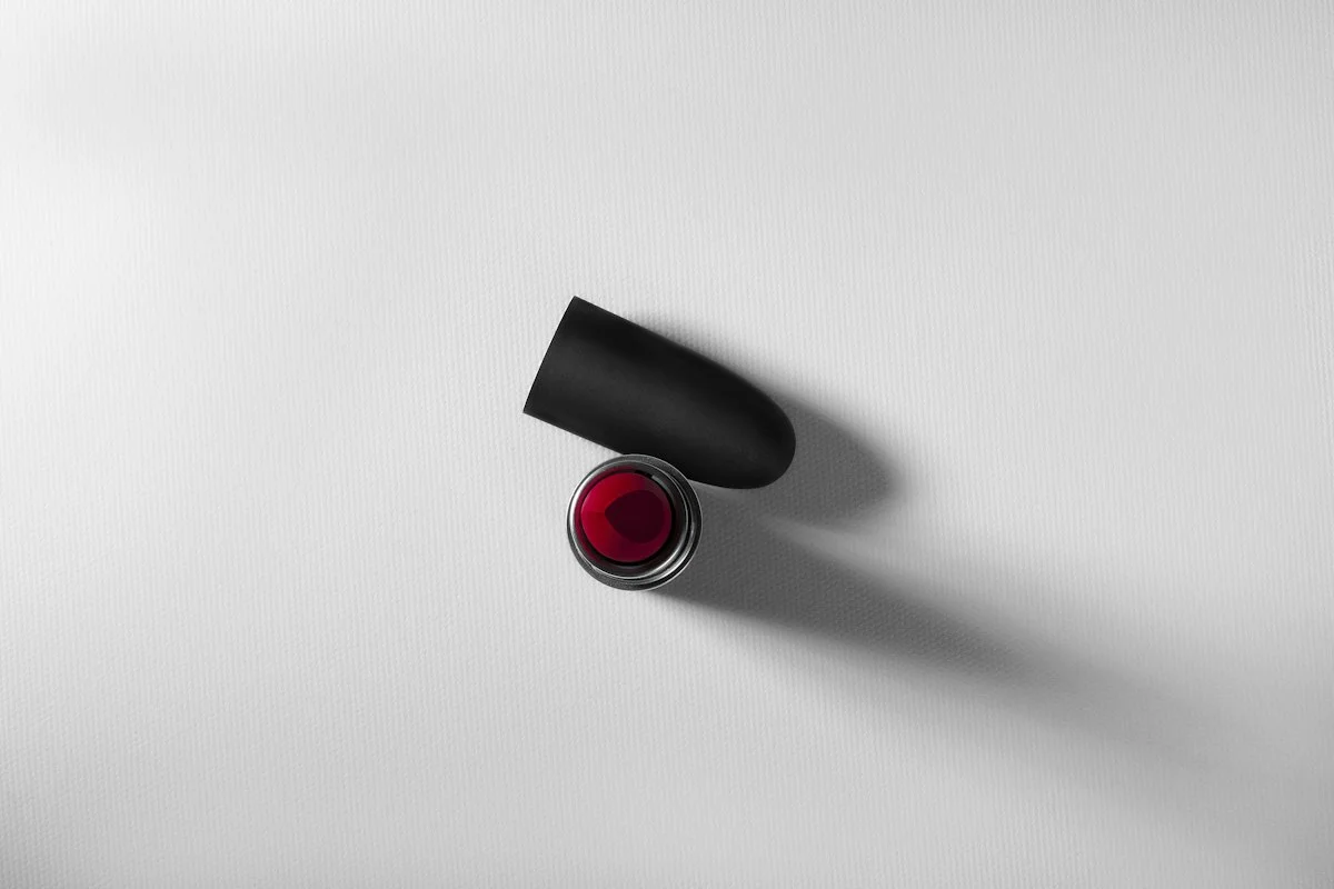 How to Remove Lipstick from Glasses Before Washing Them