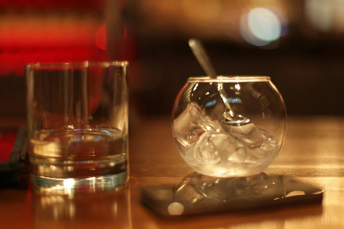 How to Chill Whiskey Without Watering It: Freezer, Refrigerator, and Ice-Bath Methods