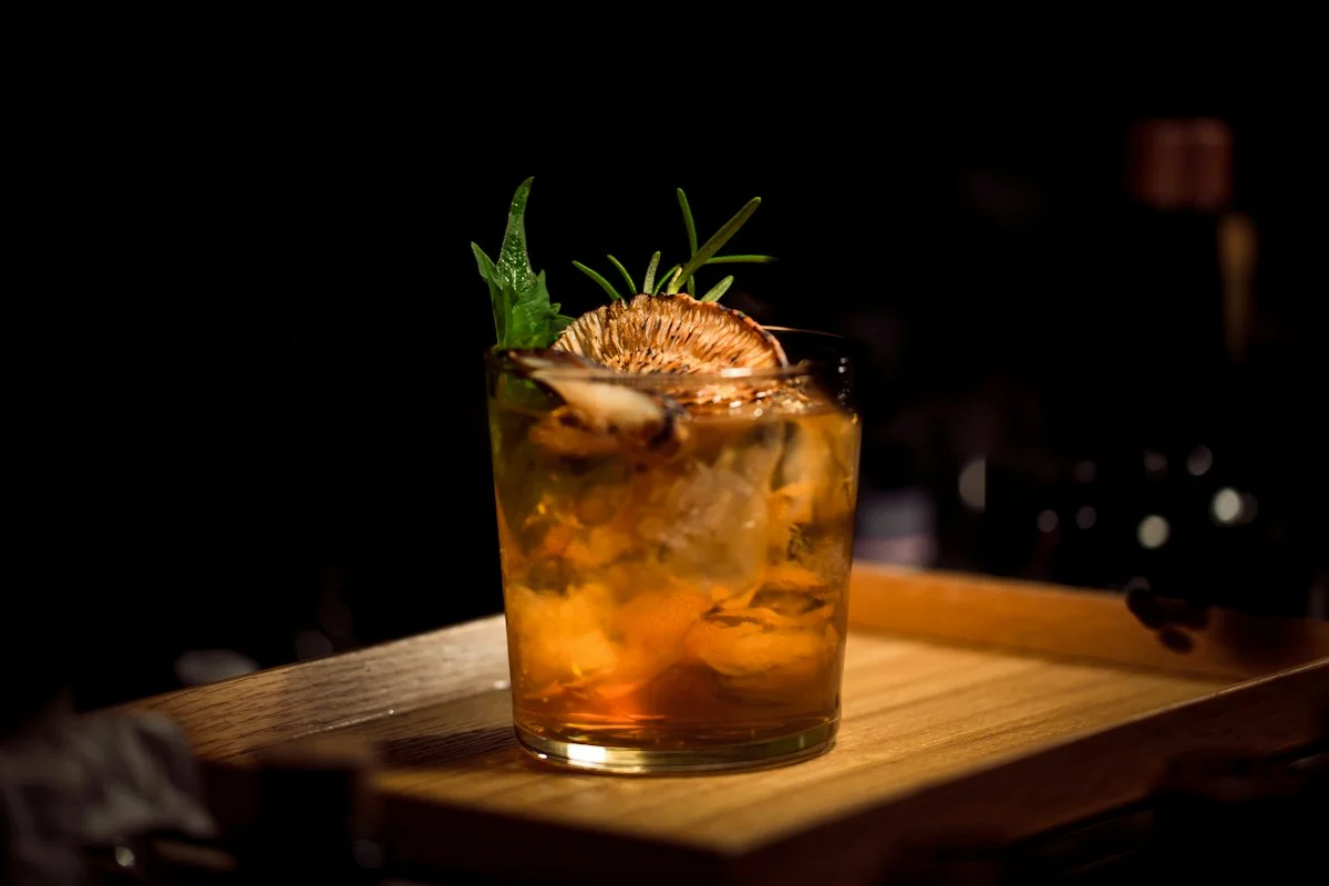 Whiskey Highball Recipe: How to Balance Whiskey, Soda, Ice, and Citrus
