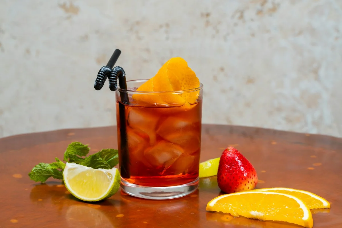 Ice Cube Size Guide: Which Ice to Use for Every Cocktail