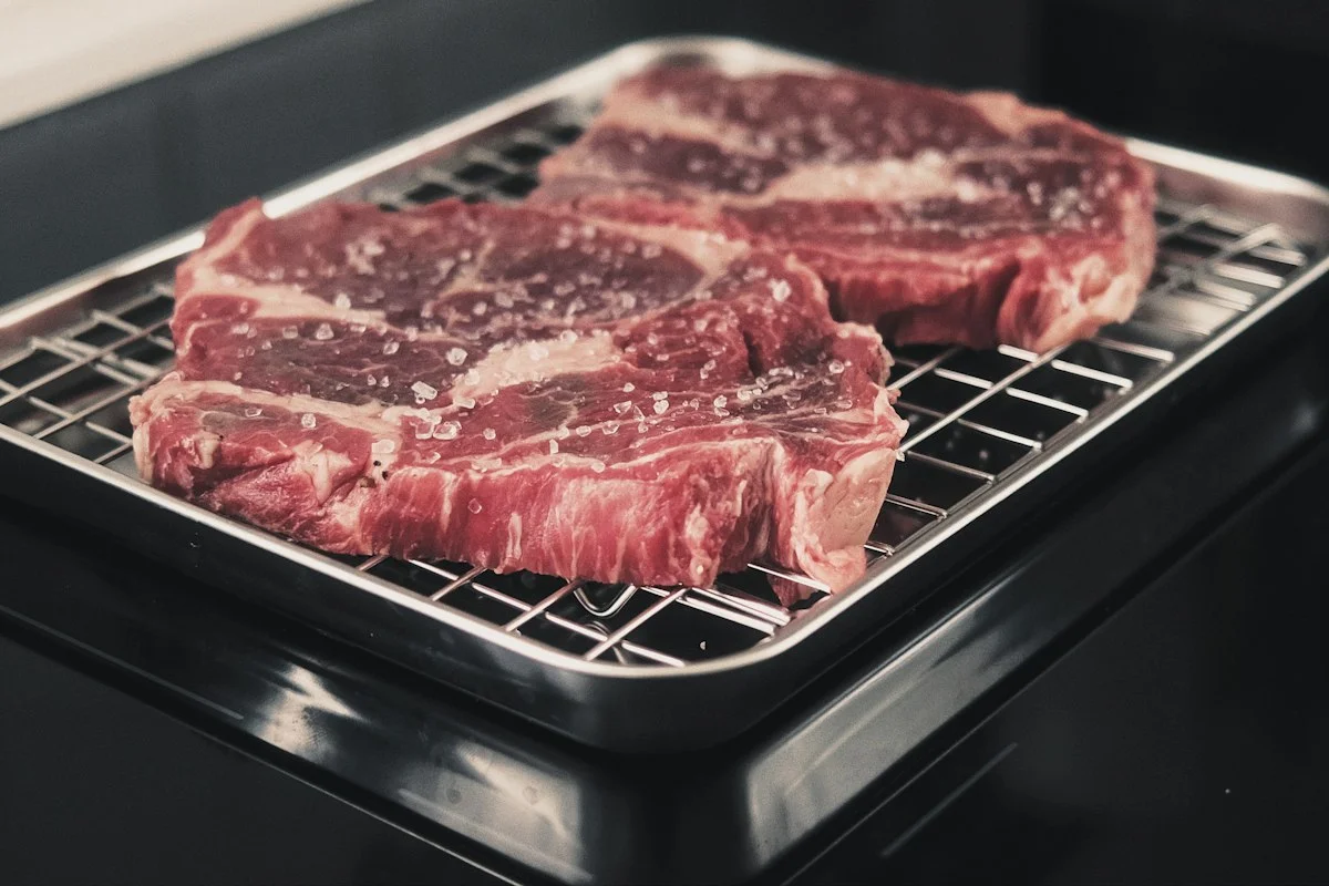 How to Cook Bacon Without Splattering: Pan, Oven, and Cold-Pan Methods Compared