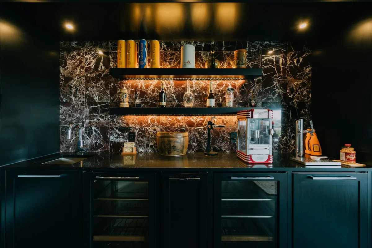 How to Choose a Mini Fridge for a Home Bar: Size, Ventilation, and Storage