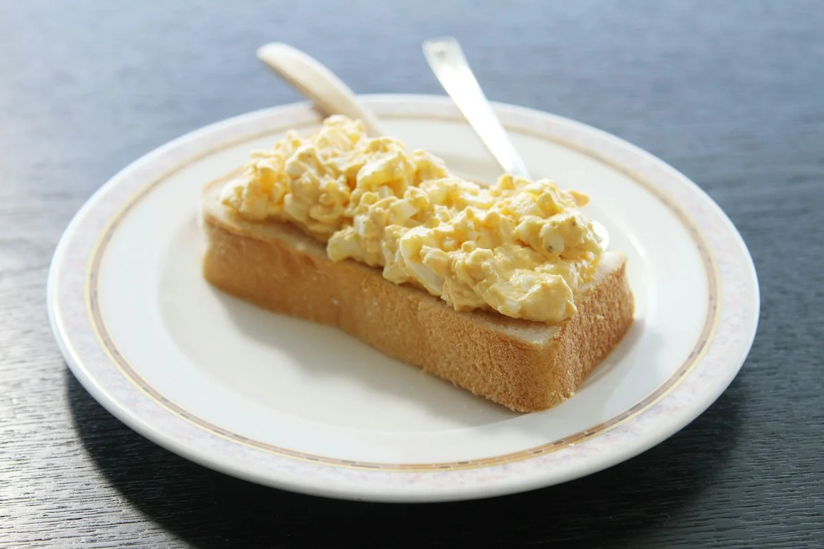 How to Make Hotel-Style Scrambled Eggs at Home: Soft, Fluffy, and Not Watery